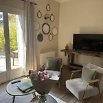 Bed & Breakfast La Maison Du Tripot